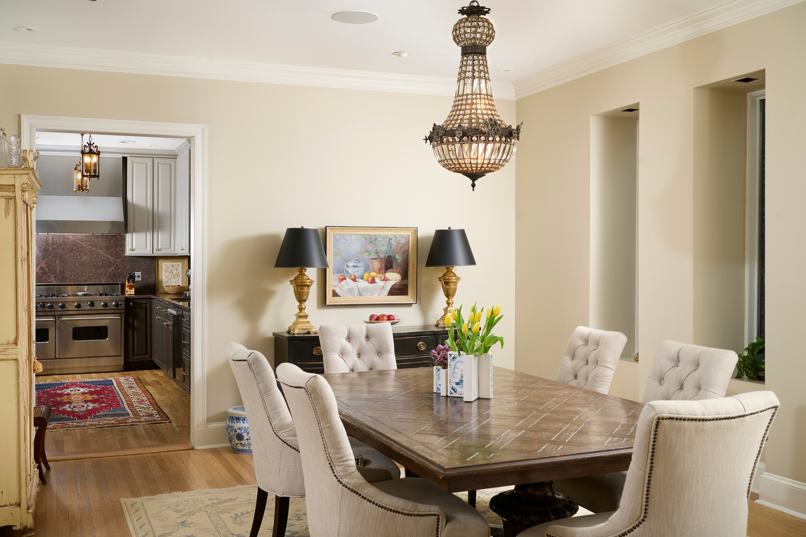 635 West Sheridan Road, Unit 3 Chicago, IL 60613 - Photo 17 of 48 a view of a dining room with furniture