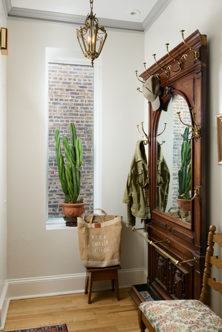 635 West Sheridan Road, Unit 3 Chicago, IL 60613 - Photo 20 of 48 a view of room with wooden floor and windows