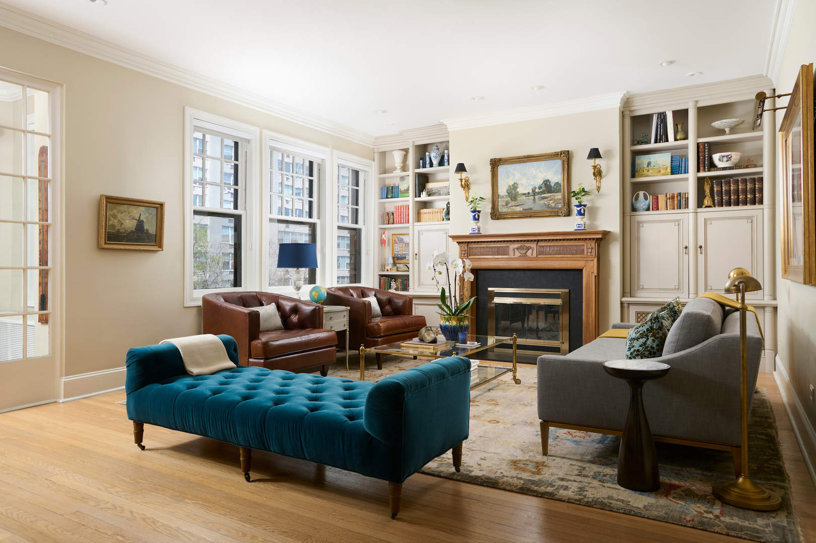 635 West Sheridan Road, Unit 3 Chicago, IL 60613 - Photo 6 of 48 a living room with furniture fireplace and window
