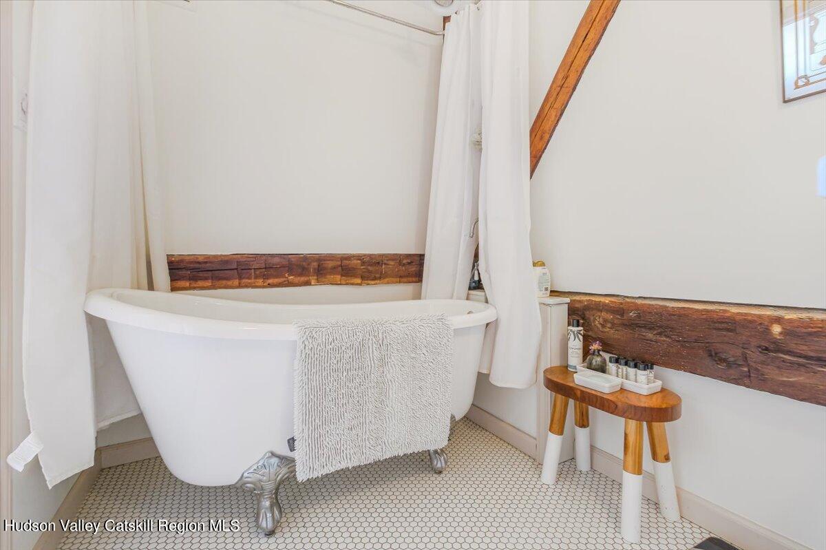 5 Longview Road Clinton, NY 12514 - Photo 26 of 44 a room with a table