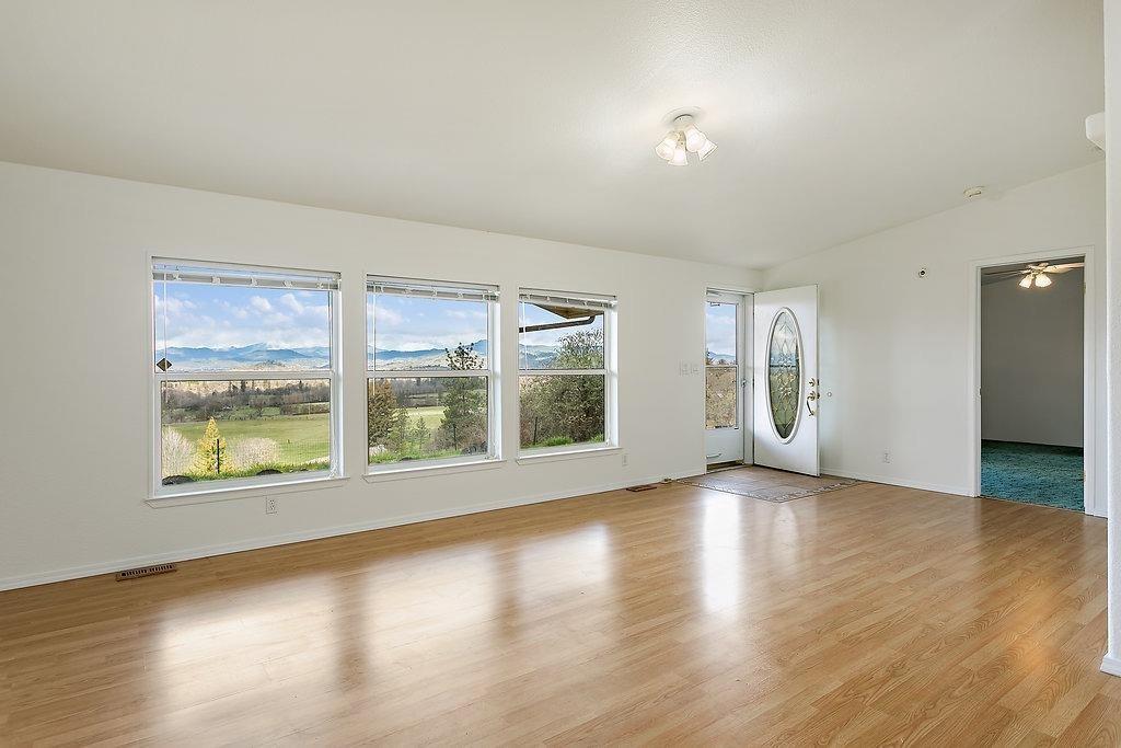 12850 Agate Road Eagle Point, OR 97524 - Photo 13 of 35 Additional Photo