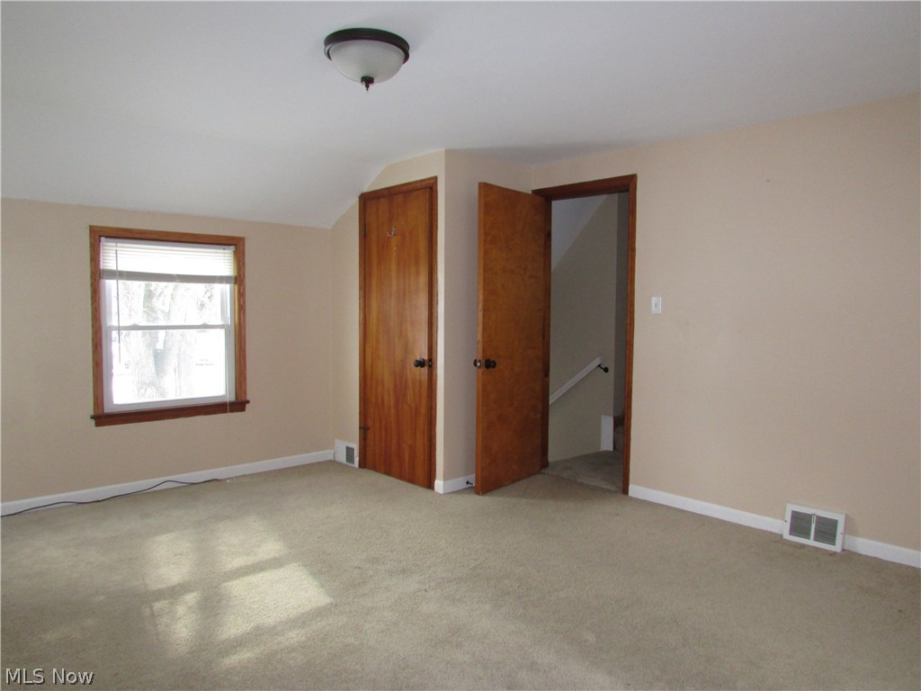 4891 Farnhurst Road Cleveland, OH 44124 - Photo 15 of 28