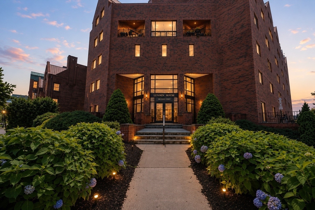 44 Elm Street, Unit 102 Worcester, MA 01609 - Photo 1 of 22