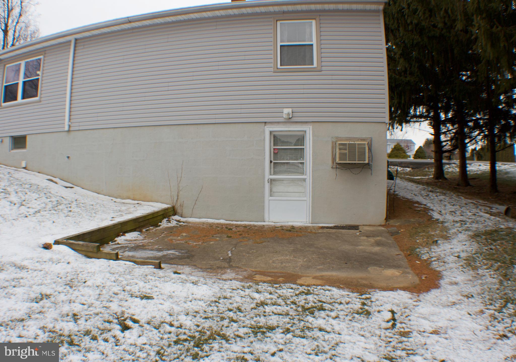 934 Mt Zion Road Lebanon, PA 17046 - Photo 3 of 25 Gallery Image 3