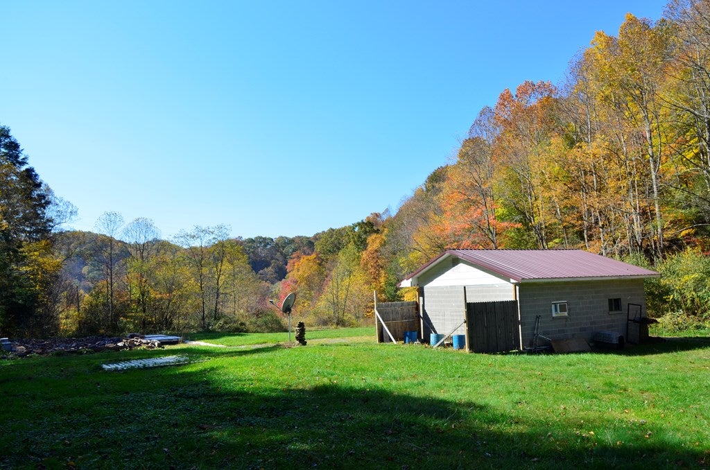 264 Congress Road Raven, VA 24639 - Photo 10 of 25 Gallery Image 10