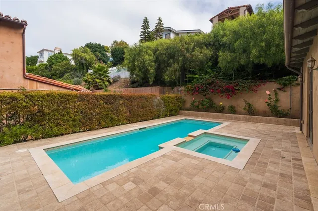 a view of a tennis court