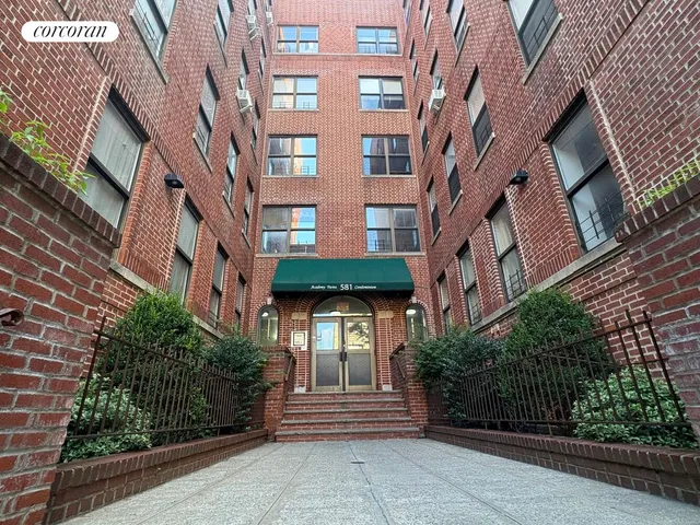 $299,000 | 581 Academy Street, Unit 4B | Inwood