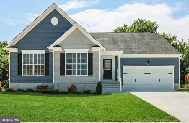 $420,000 | 25 Livingston Drive, Felton, DE 19943