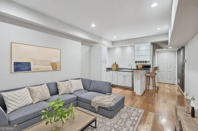 $1,100,000 | 53 Paces W Drive Northwest, Atlanta, GA 30327