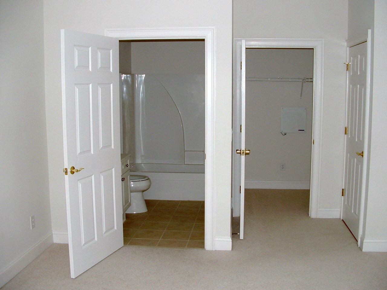 300 Flowering Peach Court, Unit 204 Charleston, SC 29414 - Photo 6 of 13 GUEST BATH 1