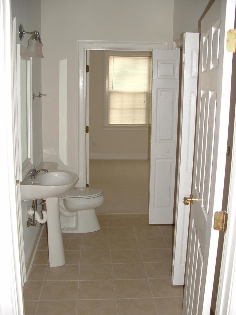 300 Flowering Peach Court, Unit 204 Charleston, SC 29414 - Photo 7 of 13 GUEST BATH 2