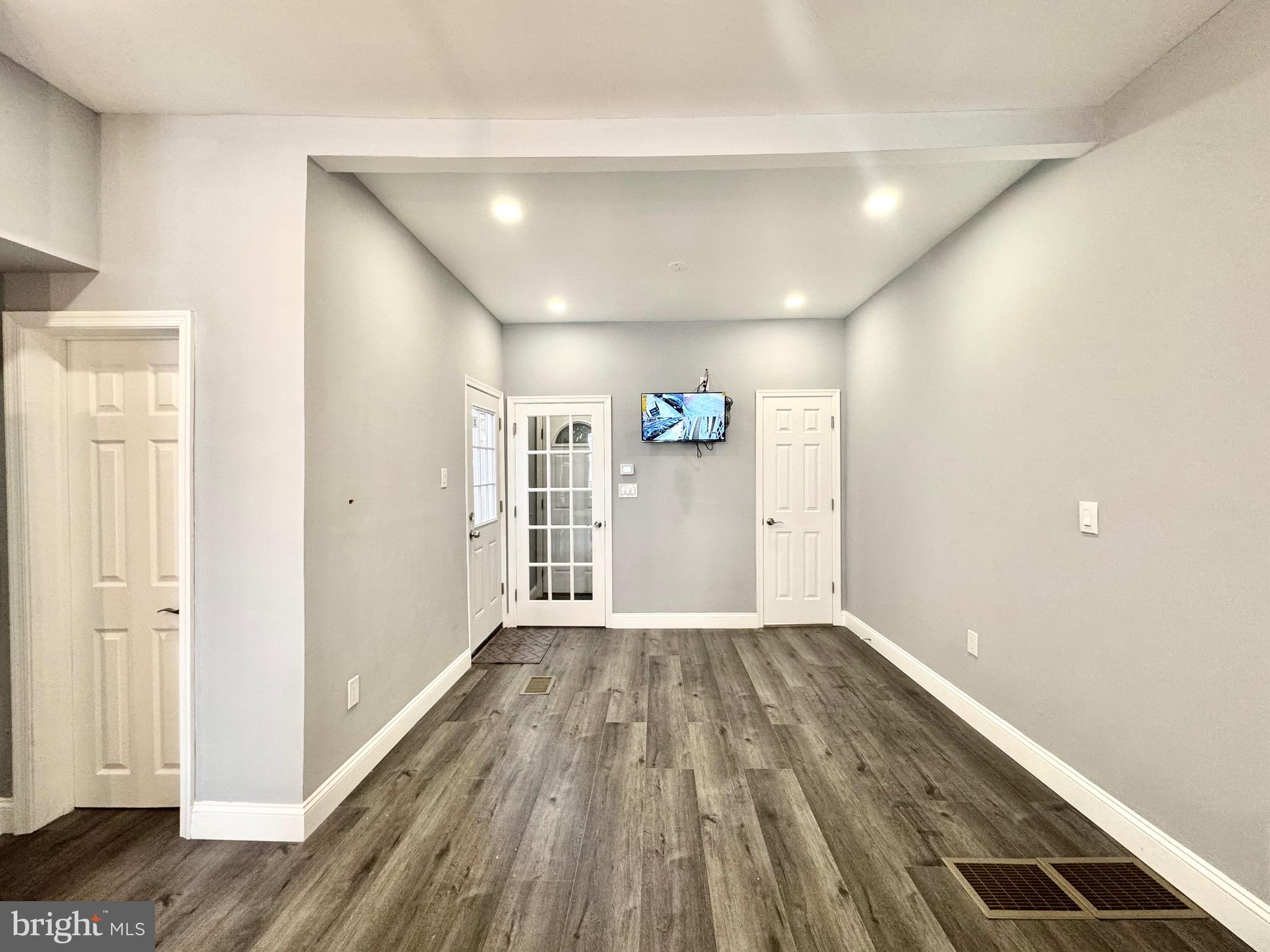 2029 South 4th Street Philadelphia, PA 19148 - Photo 12 of 49 First floor dinning area and pantry