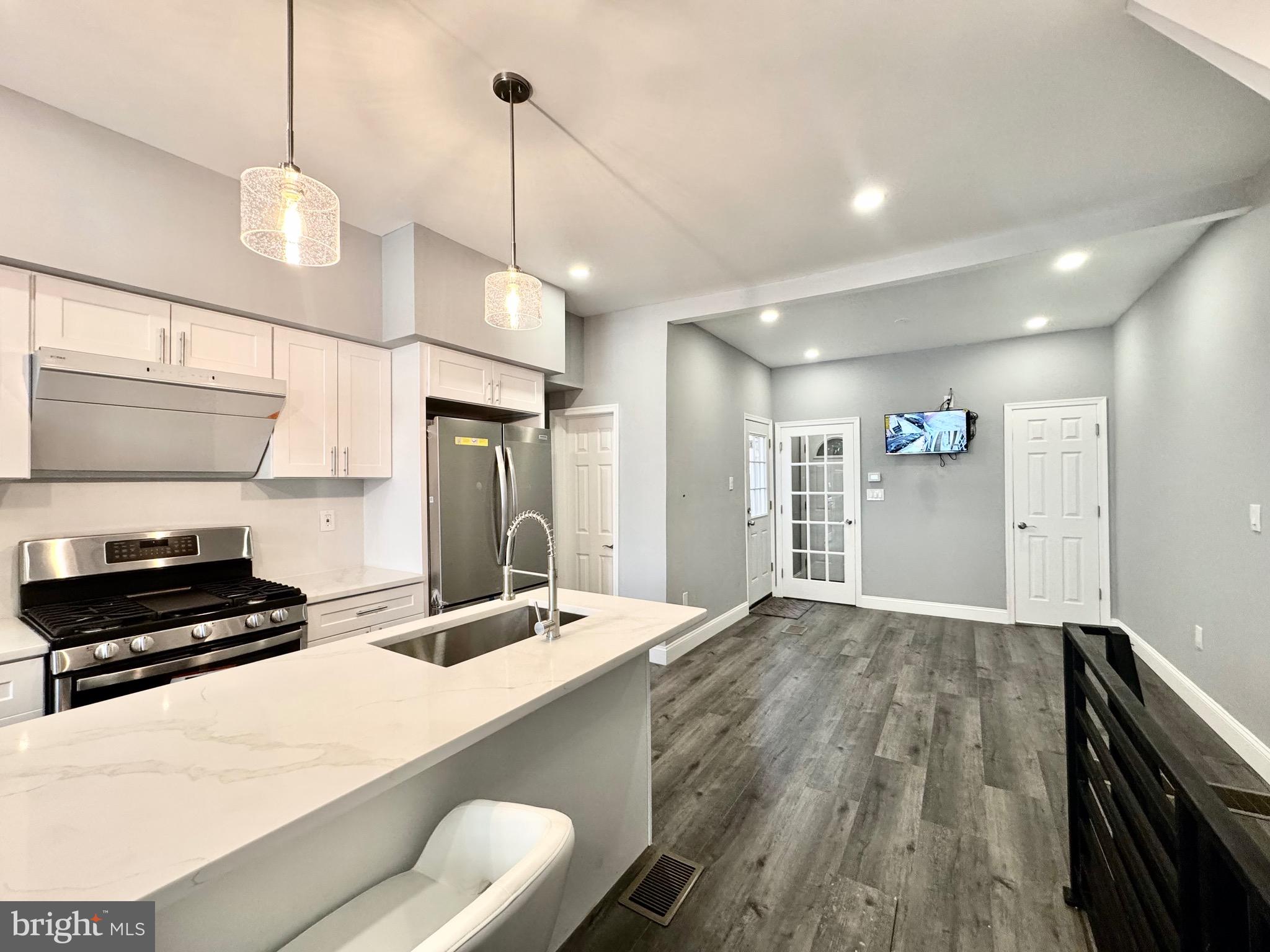 2029 South 4th Street Philadelphia, PA 19148 - Photo 13 of 49 open kitchen