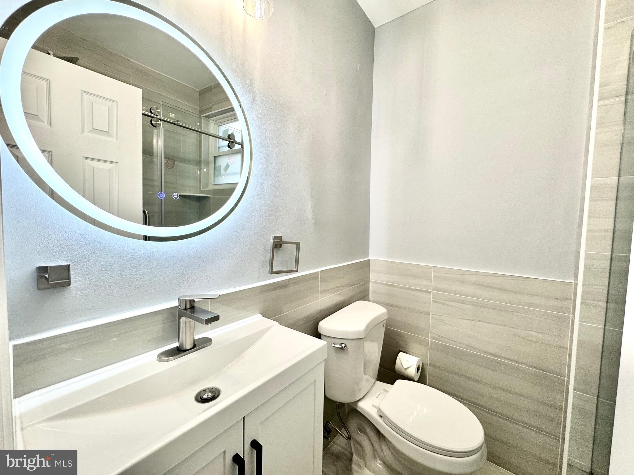 2029 South 4th Street Philadelphia, PA 19148 - Photo 22 of 49 2nd floor hallway bathroom