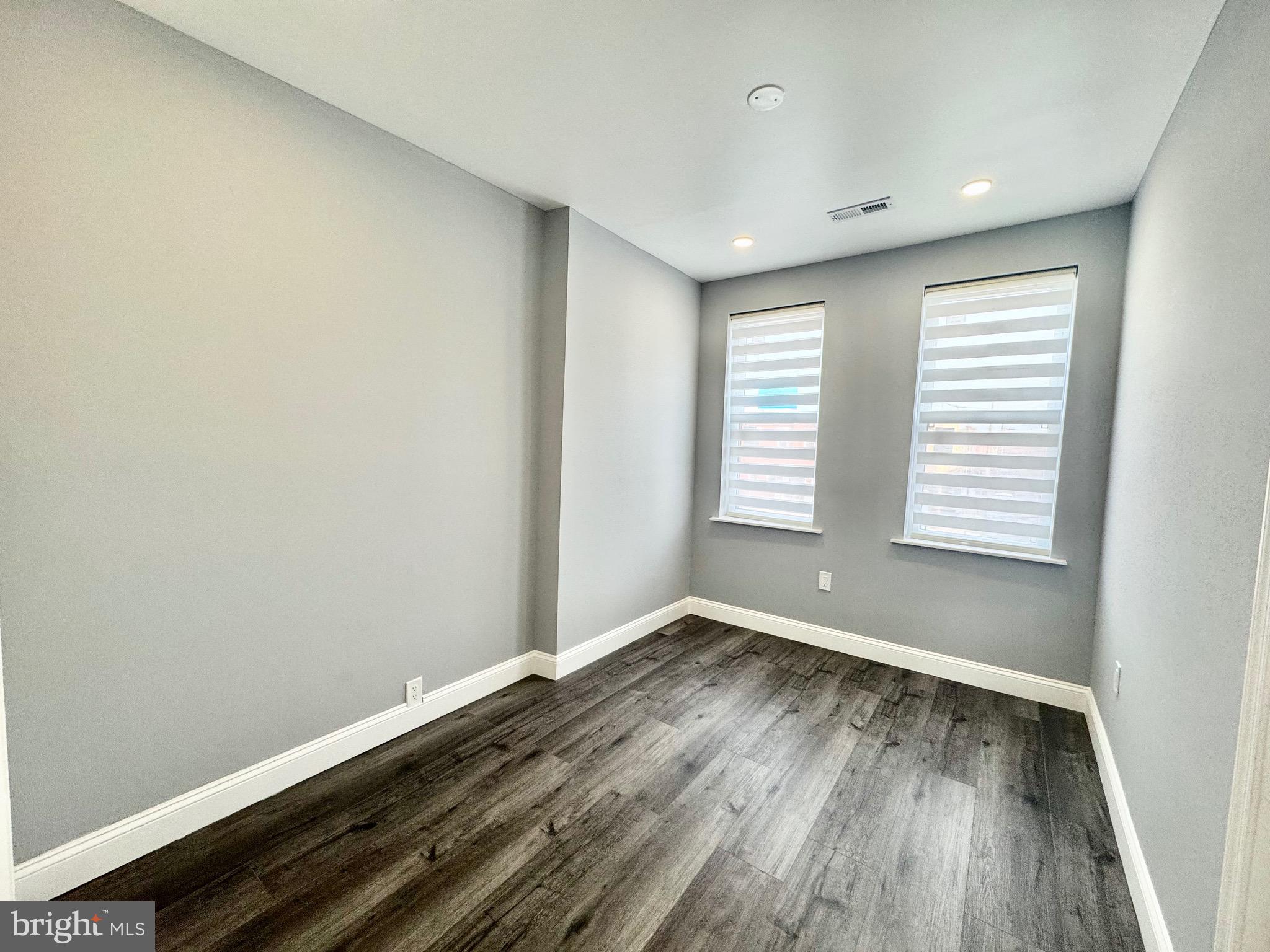 2029 South 4th Street Philadelphia, PA 19148 - Photo 32 of 49 3rd/Back Bedroom