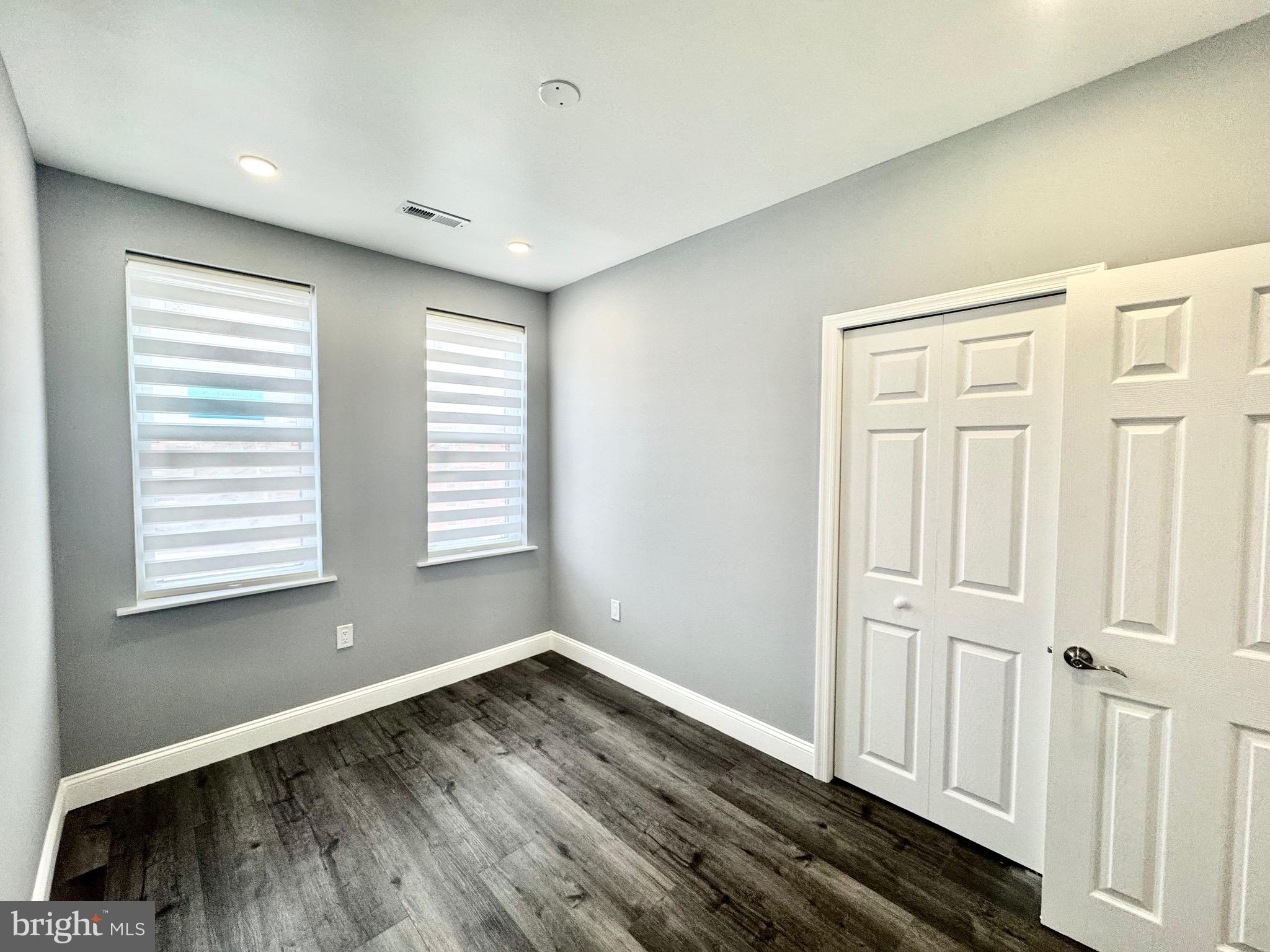 2029 South 4th Street Philadelphia, PA 19148 - Photo 33 of 49 3rd/Back Bedroom