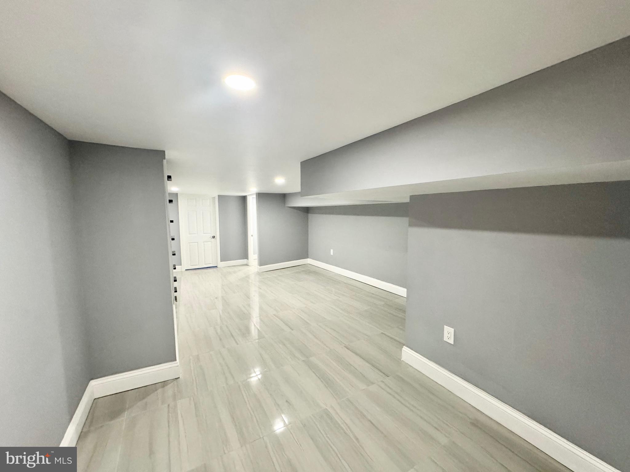 2029 South 4th Street Philadelphia, PA 19148 - Photo 34 of 49 Basement living area