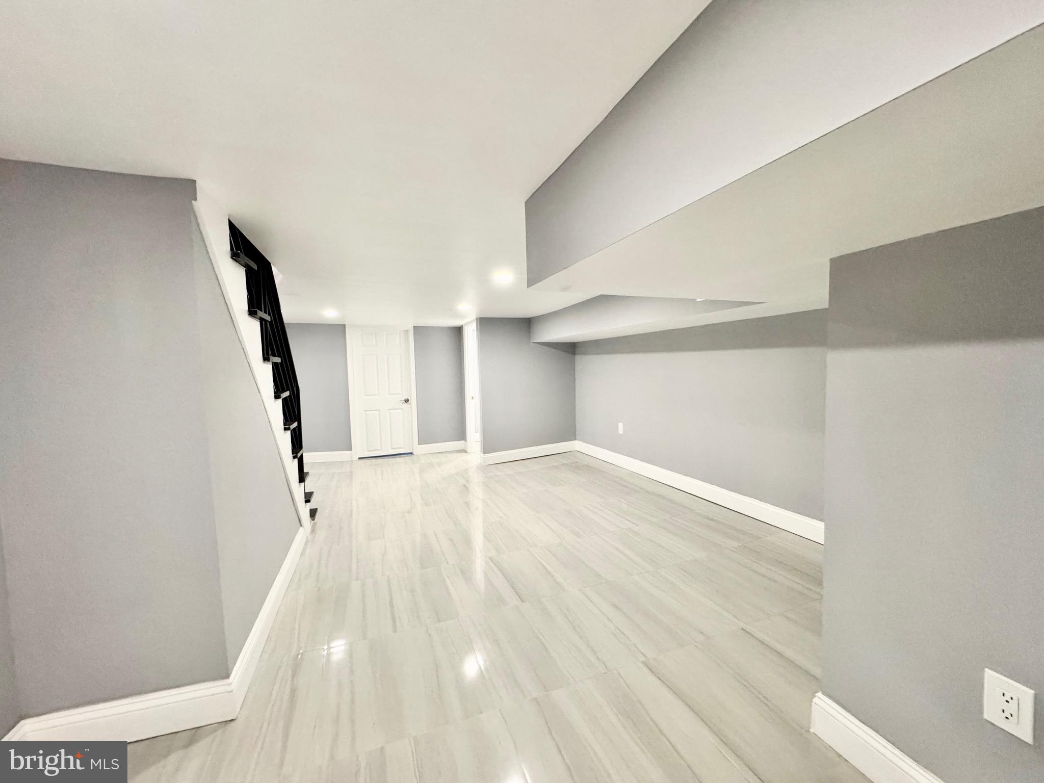 2029 South 4th Street Philadelphia, PA 19148 - Photo 35 of 49 Basement living area