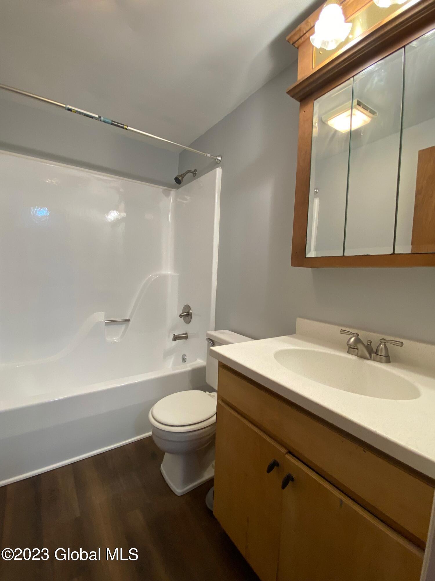 9 Wake Robin Road Malta, NY 12020 - Photo 14 of 17 2EC26487-939B-4ACF-8E27-D8157E4580CC