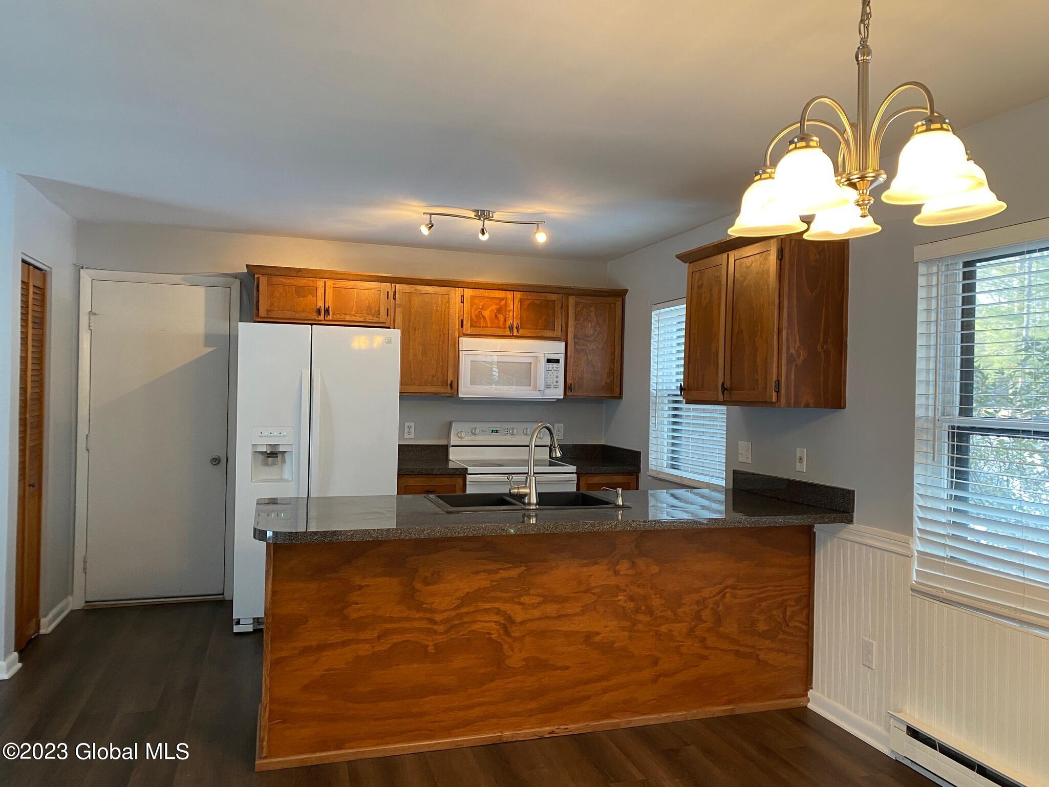 9 Wake Robin Road Malta, NY 12020 - Photo 6 of 17 3DDF2E32-84DC-4BF1-9123-33F6871FFBBC