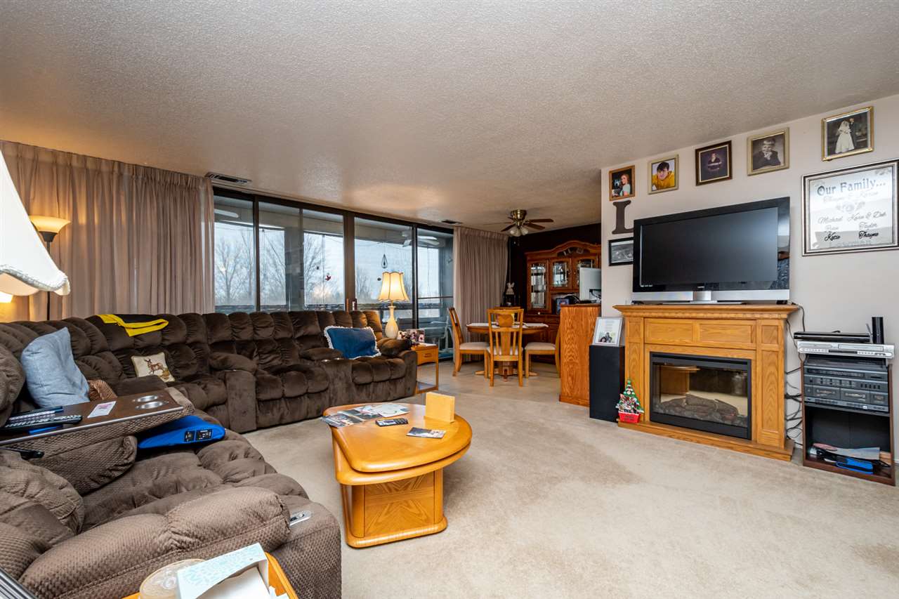 820 Club House Road, Unit 4F North Liberty, IA 52317 - Photo 5 of 25 Gallery Image 5