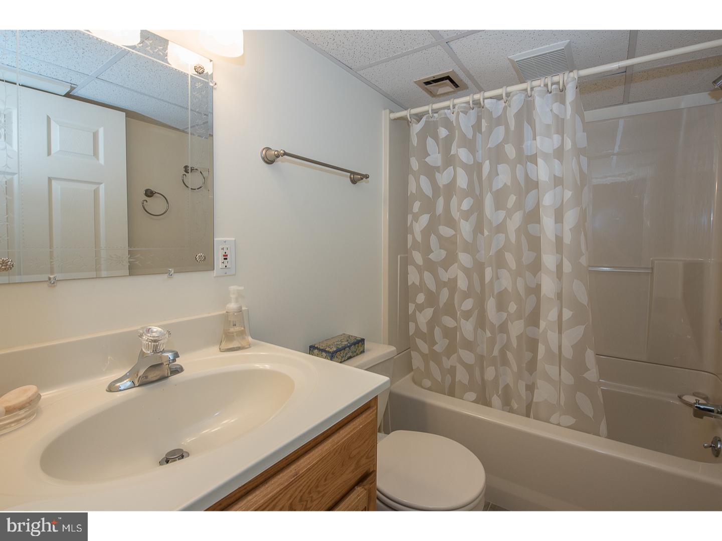 1301 Knox Road Wynnewood, PA 19096 - Photo 21 of 24 Bathroom