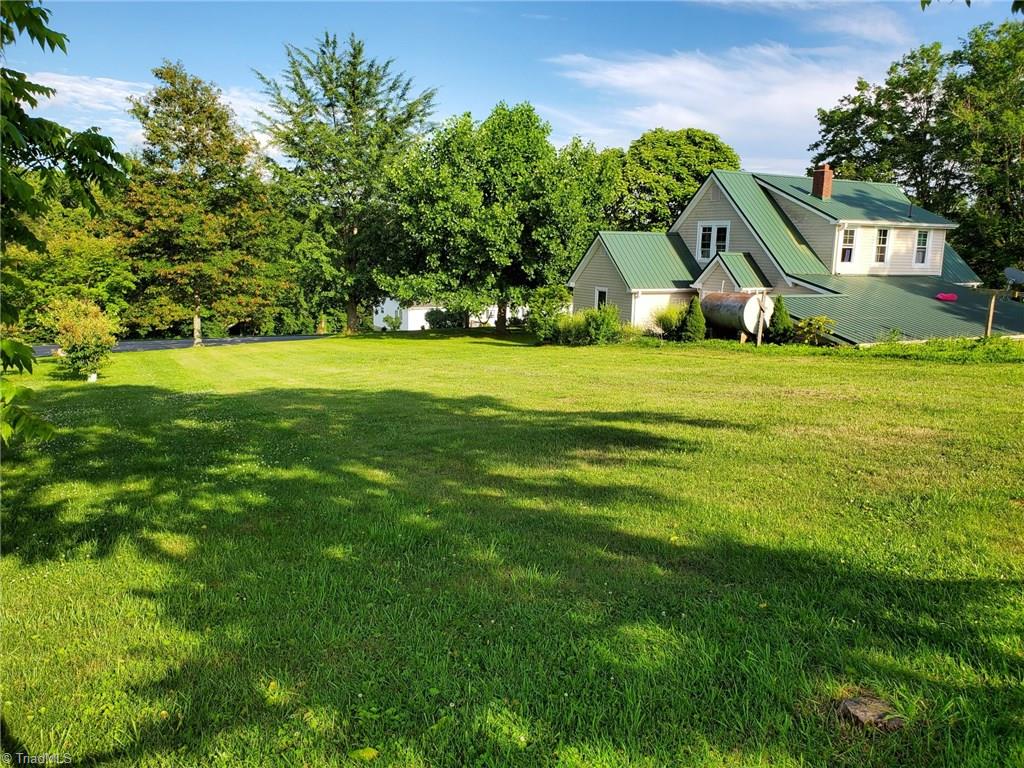 5893 Fox Ridge Road Ennice, NC 28623 - Photo 3 of 23