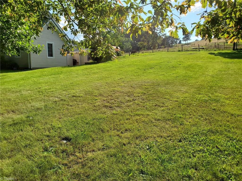 5893 Fox Ridge Road Ennice, NC 28623 - Photo 4 of 23