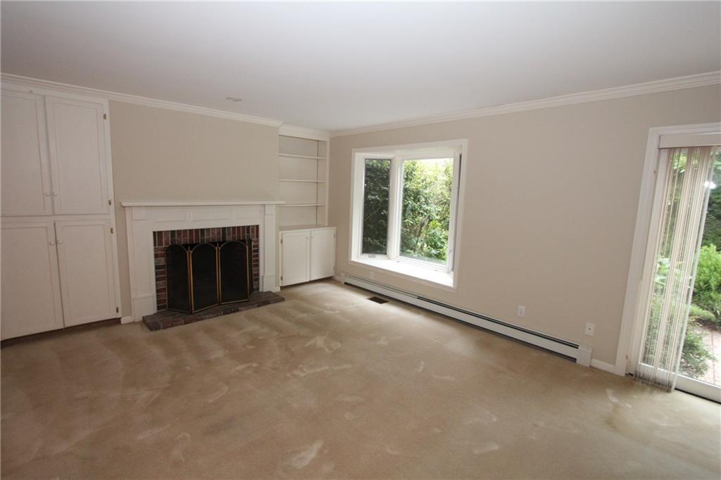 41 Foreside Common Road, Unit 41 Falmouth, ME 04105 - Photo 7 of 27 Living Room w/ Fireplace