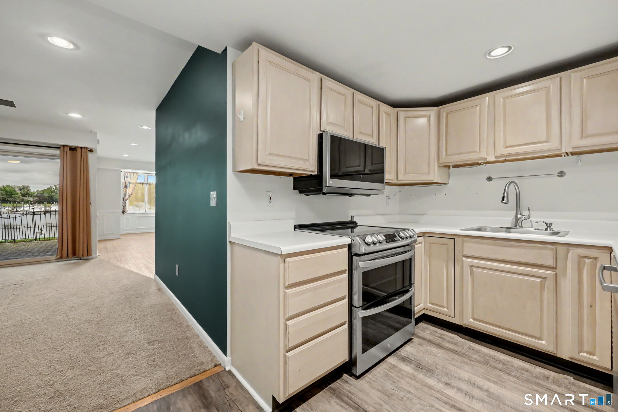 614 Popes Island Road, Unit 614 Milford, CT 06461 - Photo 8 of 39