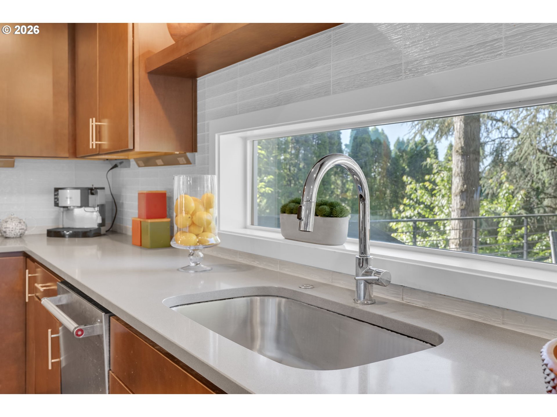 2104 Southwest Lowa Street Portland, OR 97239 - Photo 10 of 23
