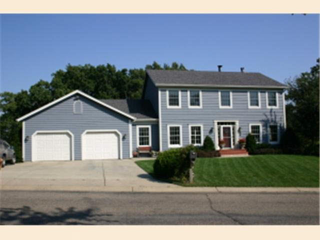 2014 Baihly Summit Drive Southwest Rochester, MN 55902 - Photo 1 of 10