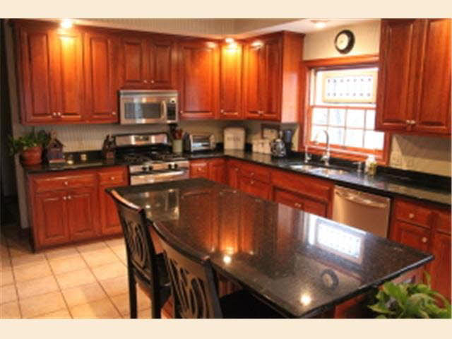 2014 Baihly Summit Drive Southwest Rochester, MN 55902 - Photo 2 of 10