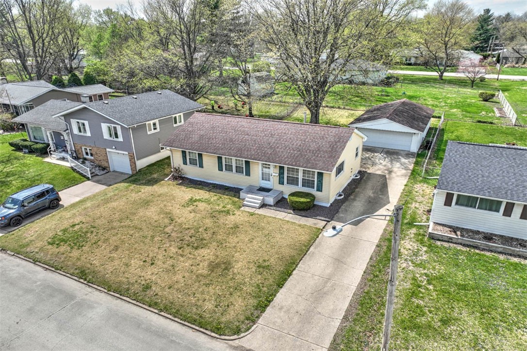 139 Wisconsin Drive Decatur, IL 62526 - Photo 4 of 29 Gallery Image 4