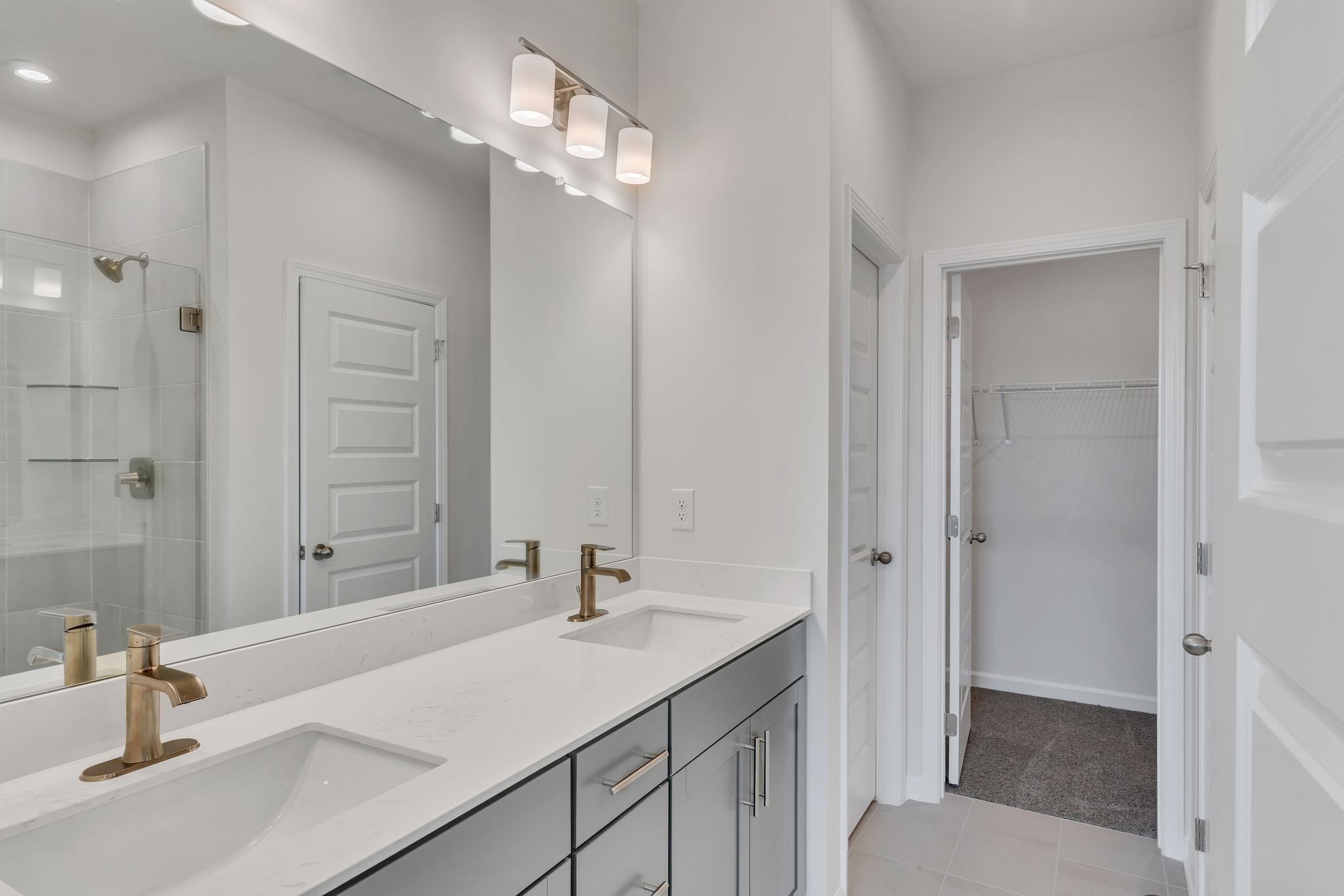 621 Club View Way Mount Juliet, TN 37122 - Photo 15 of 36 a bathroom with a sink and a mirror