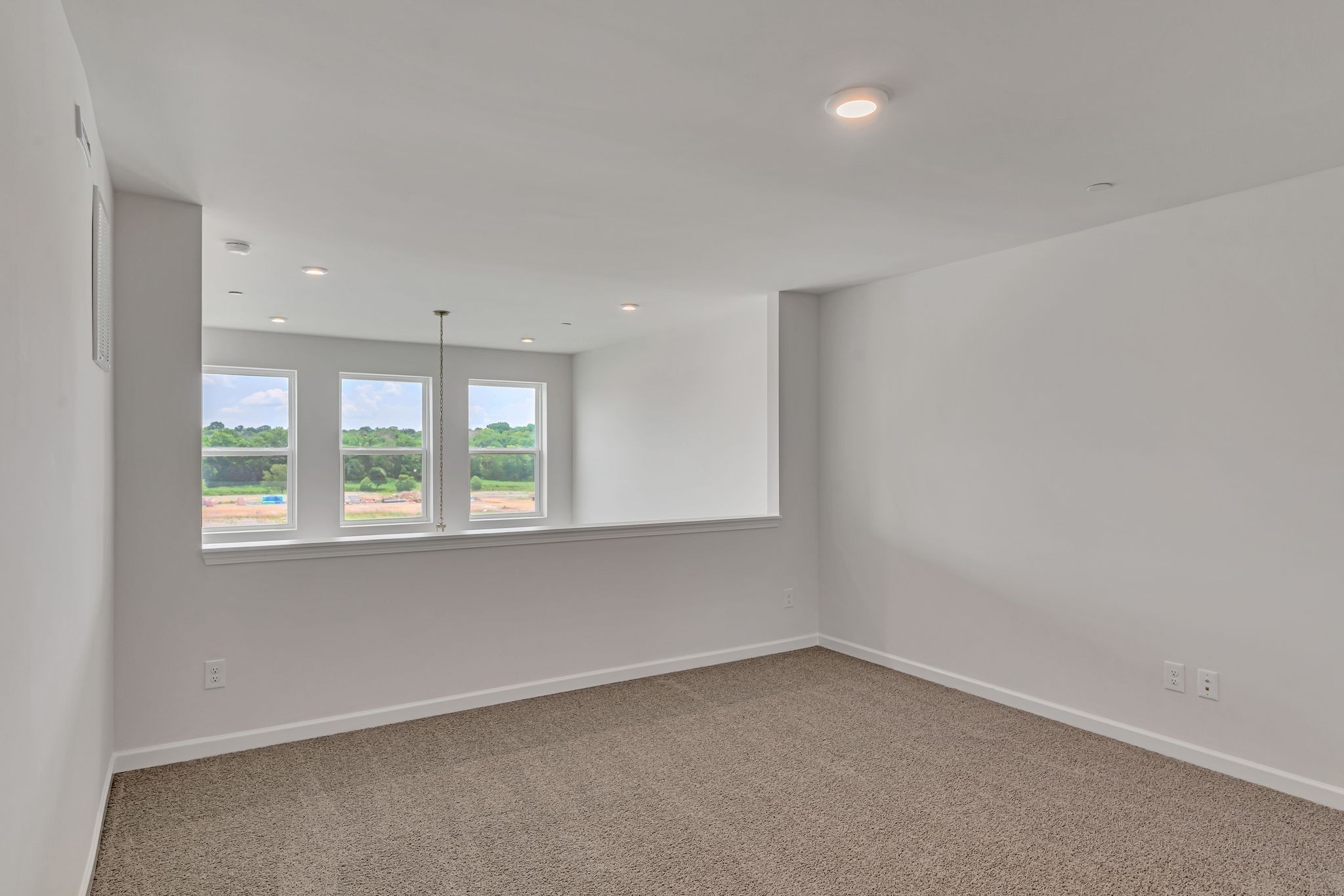 621 Club View Way Mount Juliet, TN 37122 - Photo 21 of 36 an empty room with a window