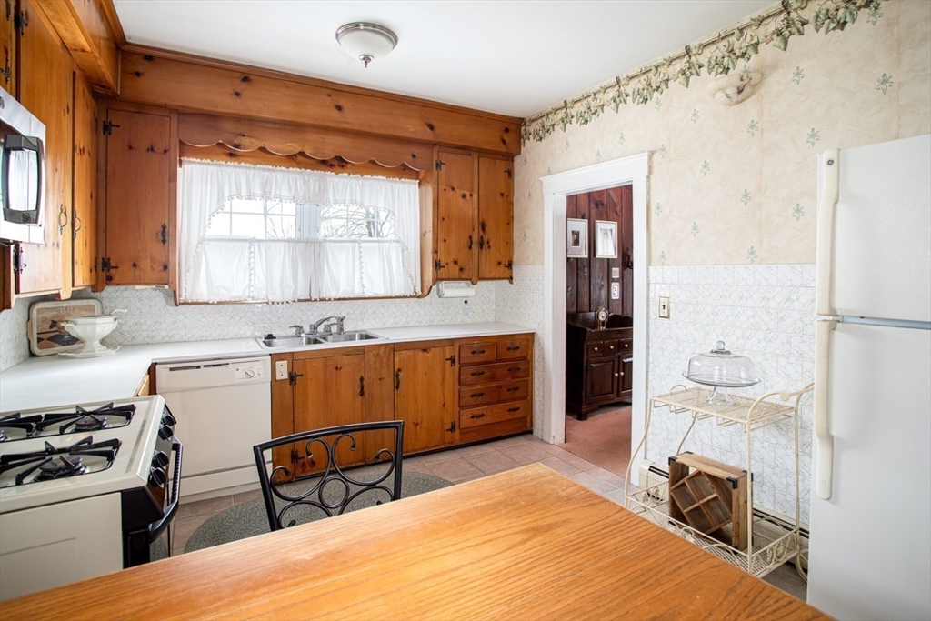 1420 New Boston Road Fall River, MA 02720 - Photo 5 of 27 Gallery Image 5