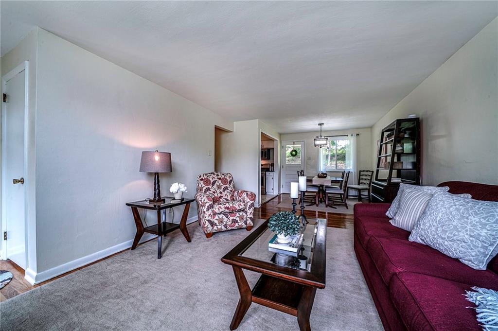 425 Sharon Road Coraopolis, PA 15108 - Photo 11 of 45 Gallery Image 11