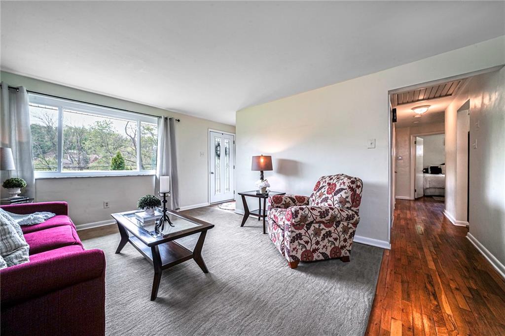 425 Sharon Road Coraopolis, PA 15108 - Photo 13 of 45 Gallery Image 13