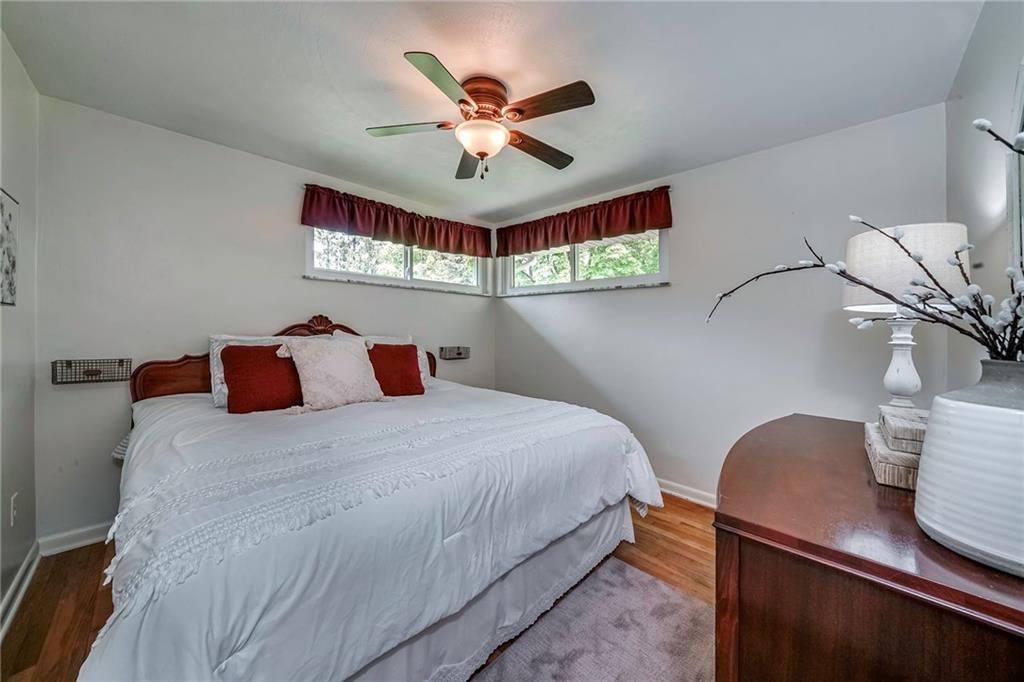 425 Sharon Road Coraopolis, PA 15108 - Photo 18 of 45 Gallery Image 18