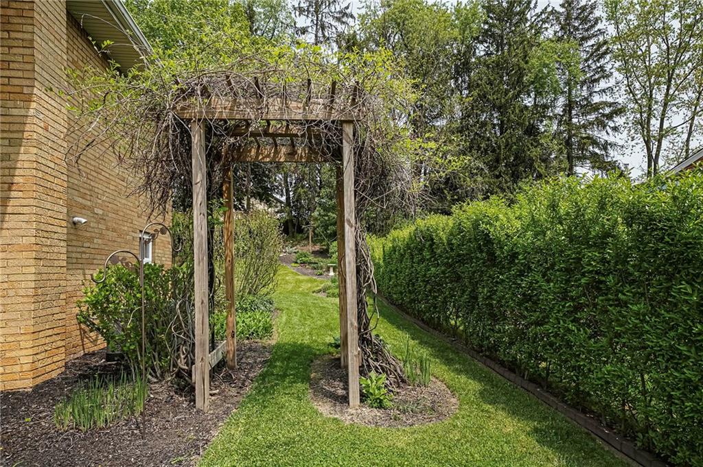 425 Sharon Road Coraopolis, PA 15108 - Photo 43 of 45 Gallery Image 43