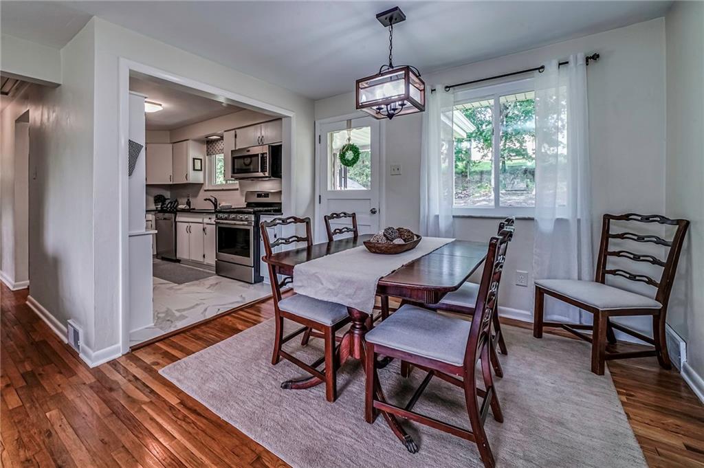 425 Sharon Road Coraopolis, PA 15108 - Photo 7 of 45 Gallery Image 7