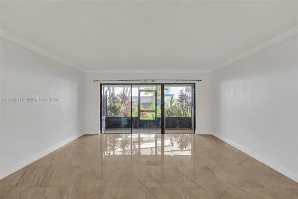 $3,000 | 21300 San Simeon Way, Unit P6, Miami, FL 33179