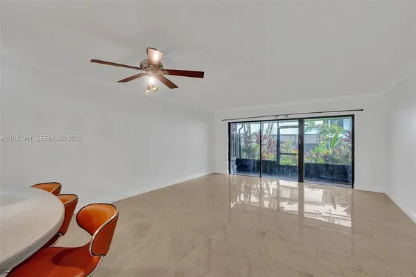 $3,000 | 21300 San Simeon Way, Unit P6, Miami, FL 33179