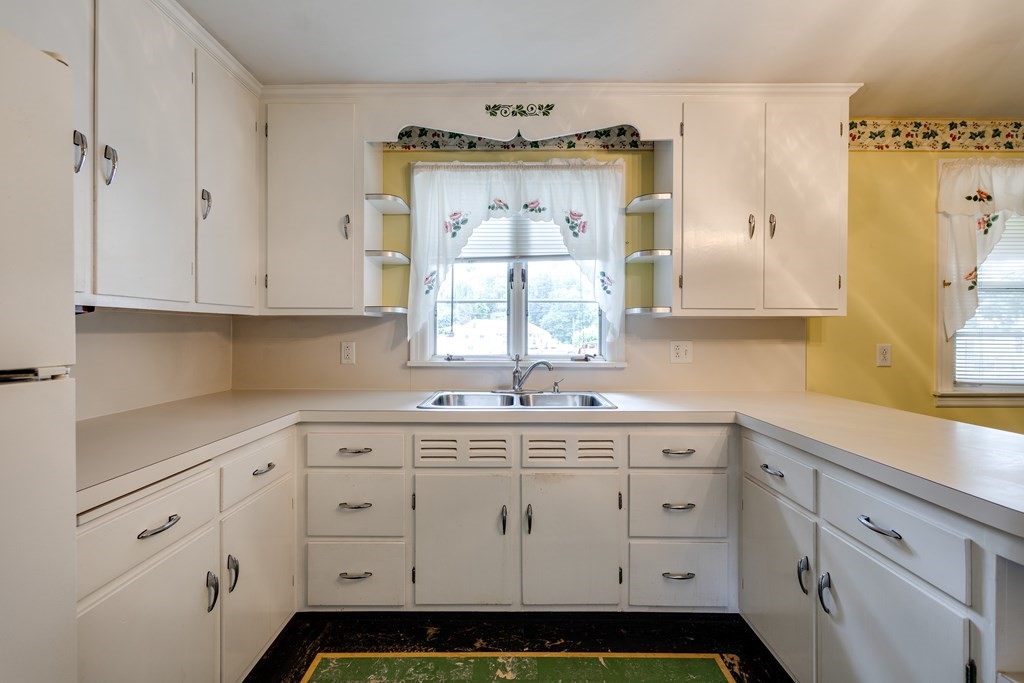 1557 Providence Road Northbridge, MA 01588 - Photo 15 of 31 Gallery Image 15