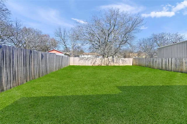 $1,600 | 729 East Sears Street, Denison, TX 75021