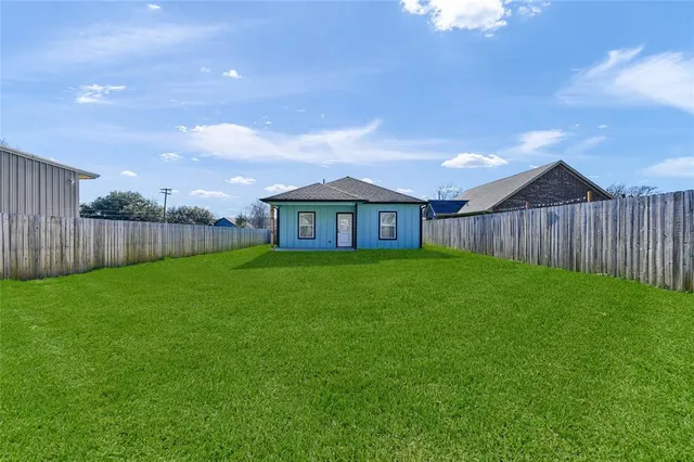 $1,600 | 729 East Sears Street, Denison, TX 75021