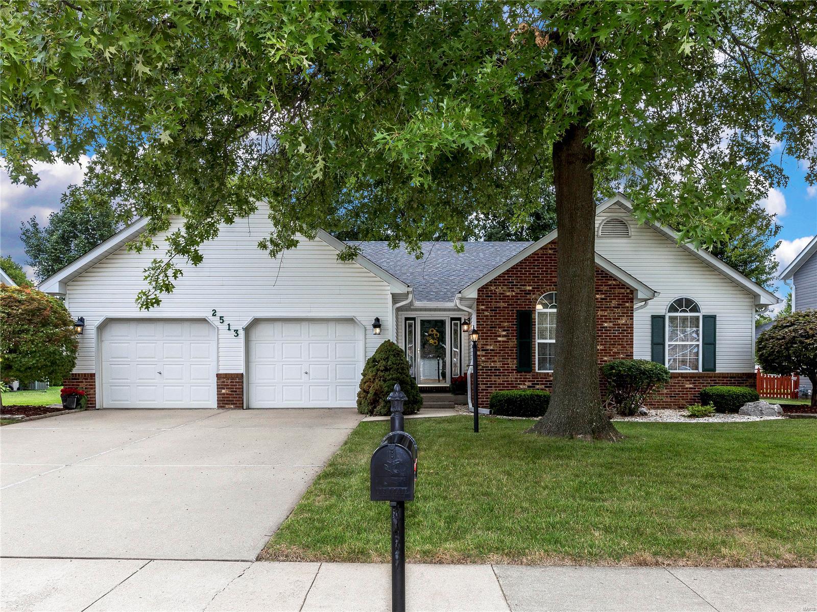 2513 Hunters Ridge Edwardsville, IL 62025 - Photo 1 of 32 Gallery Image 1