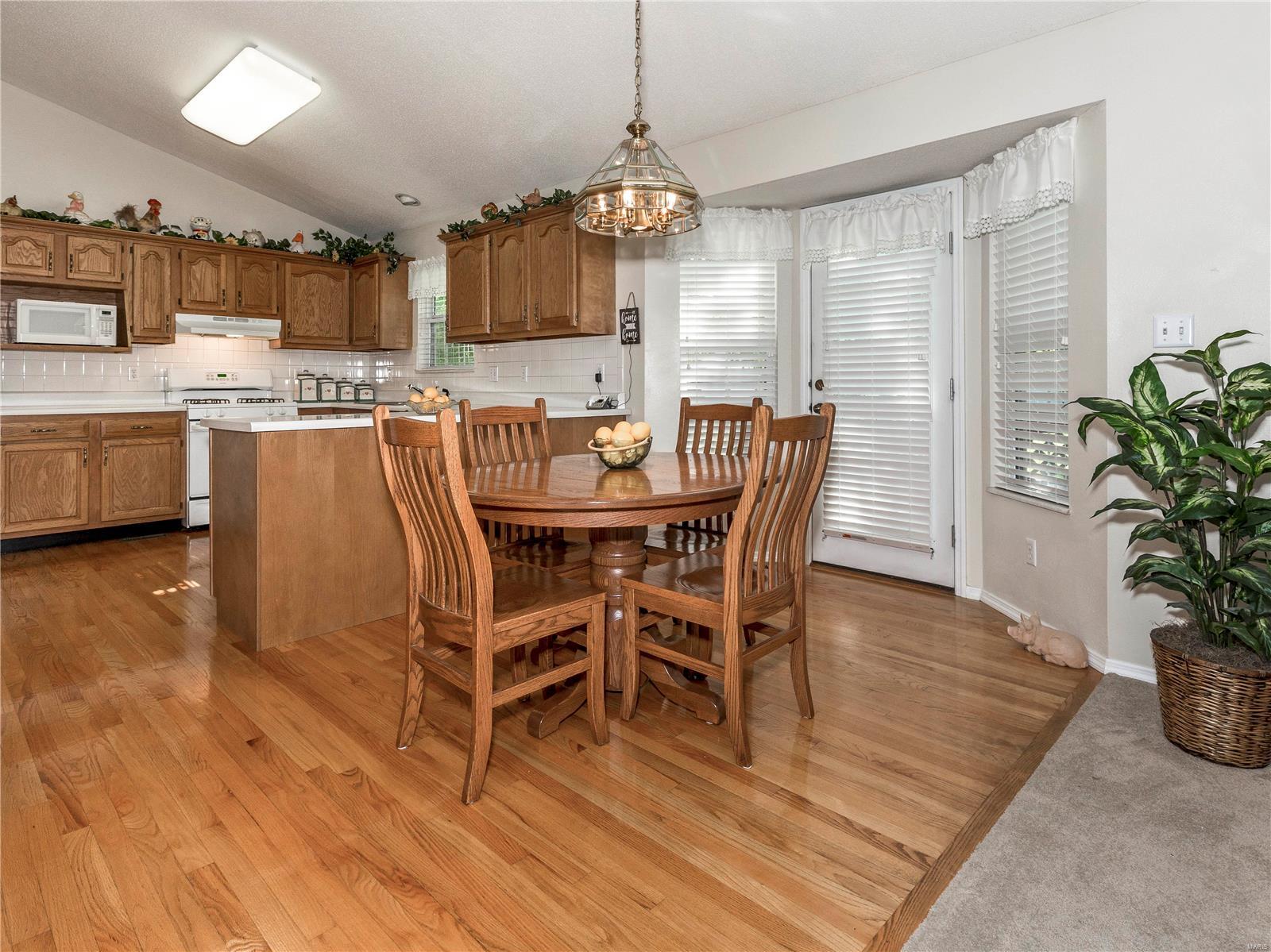 2513 Hunters Ridge Edwardsville, IL 62025 - Photo 11 of 32 Gallery Image 11