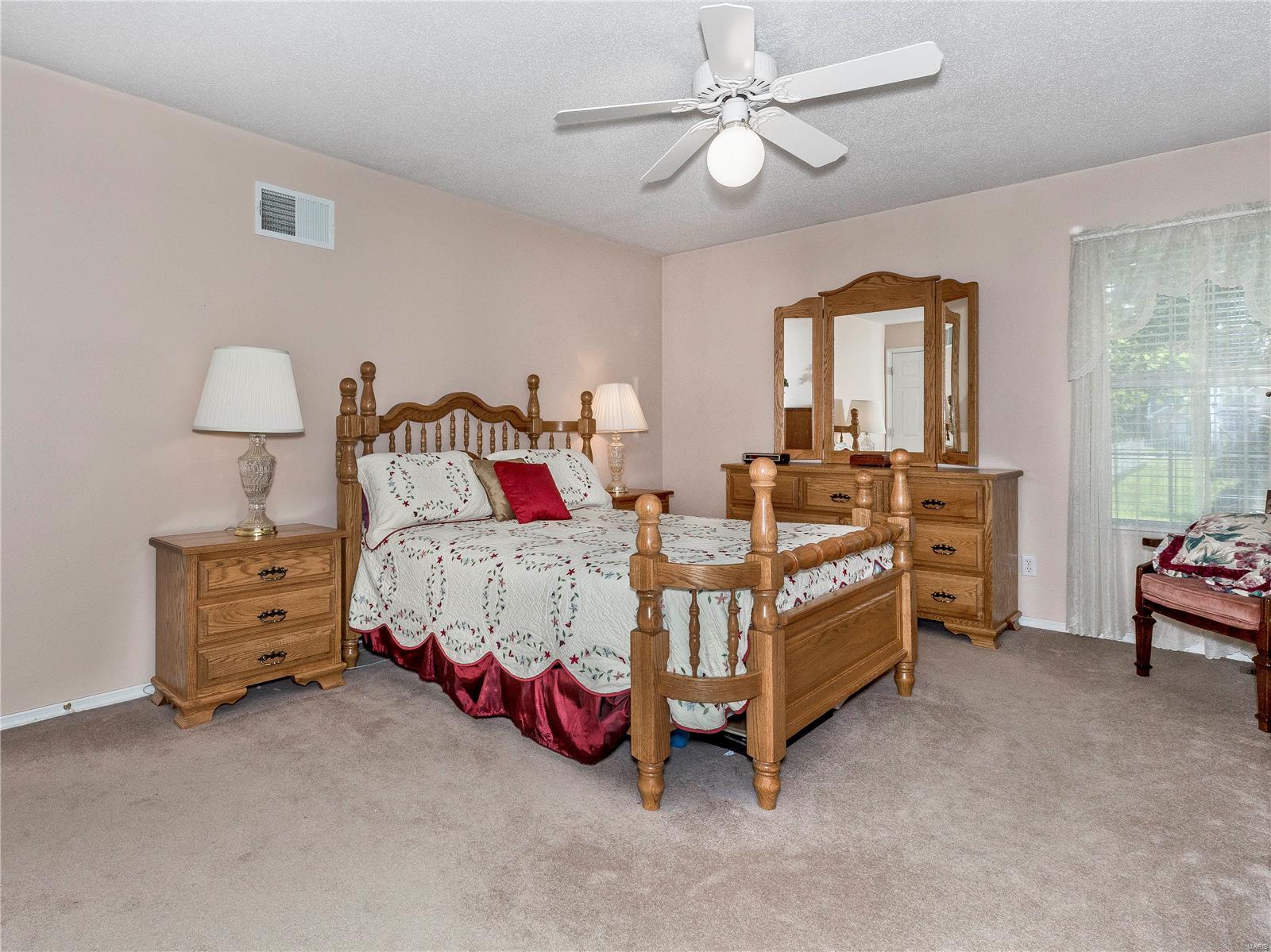 2513 Hunters Ridge Edwardsville, IL 62025 - Photo 17 of 32 Gallery Image 17